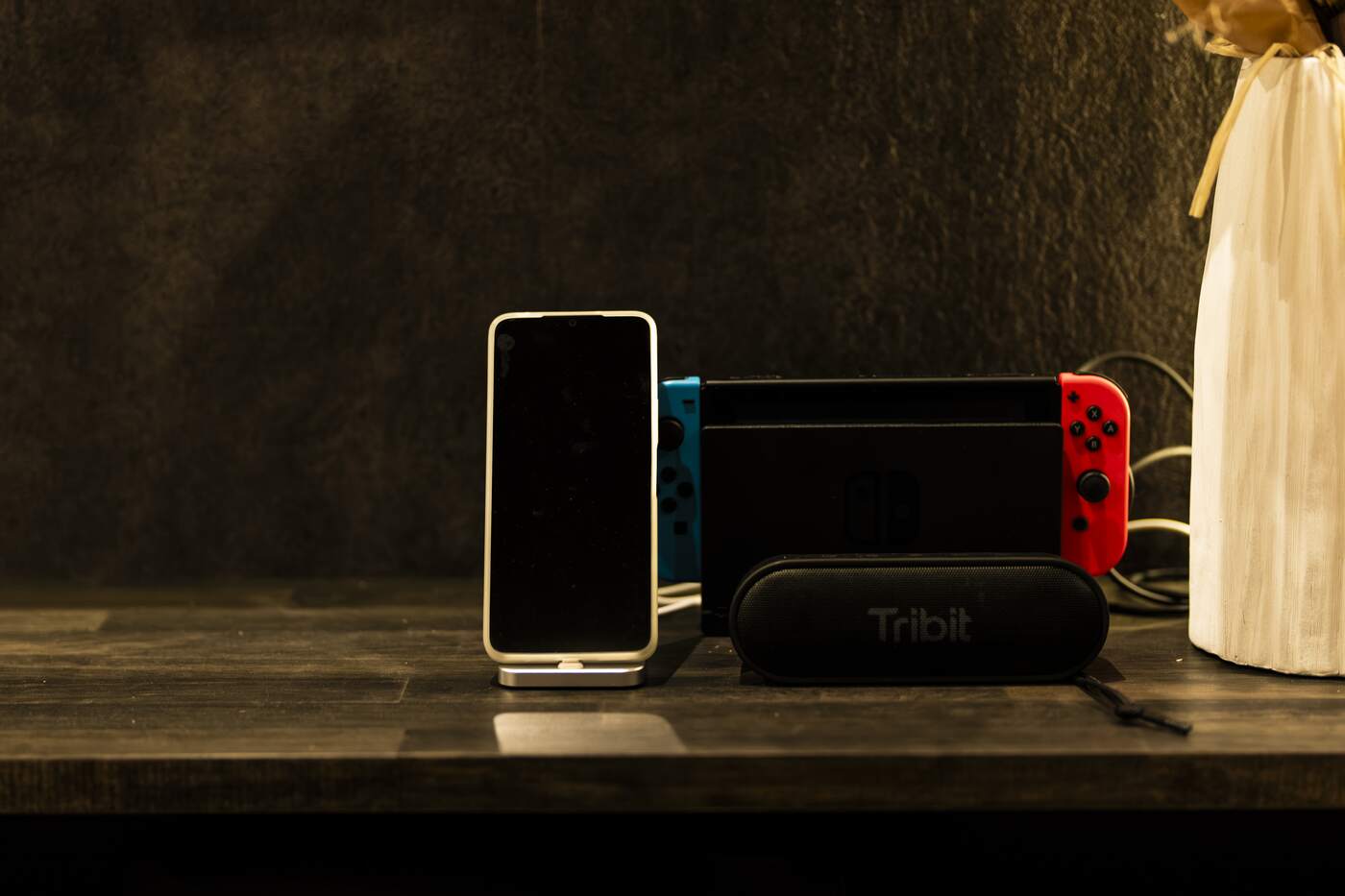 AUR KYOTO sound panel, Switch and speaker